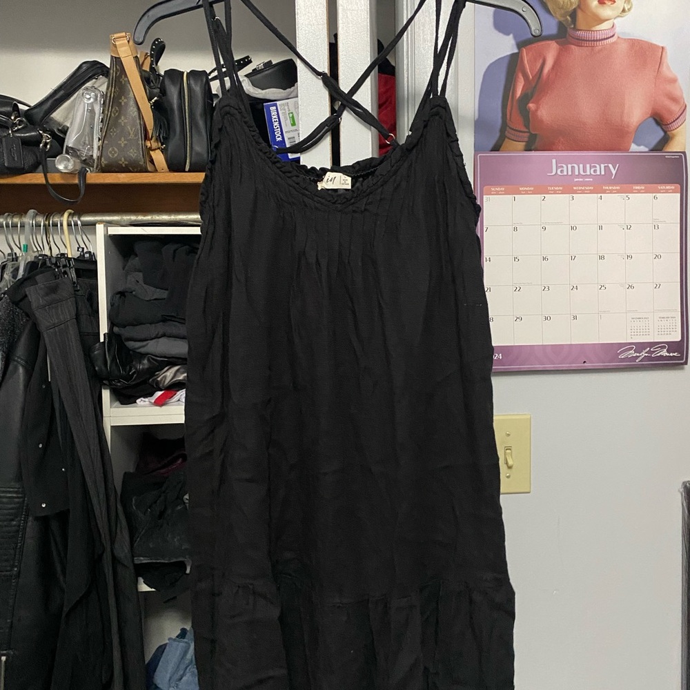 Dress - Picture 1 of 3